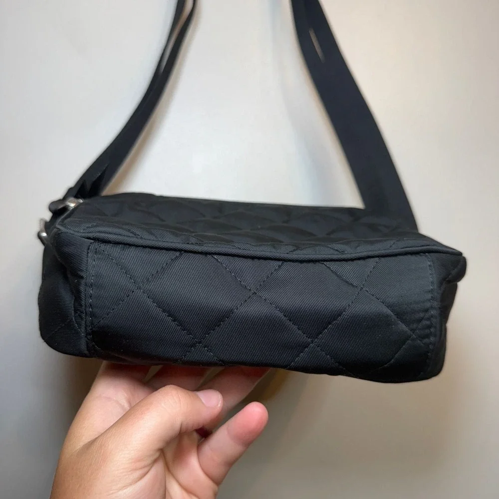 Vera Bradley Evie Crossbody Bag Black Quilted Performance Twill NWT - Picture 4 of 9